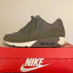 Nike Air Max 90. Size 10.5